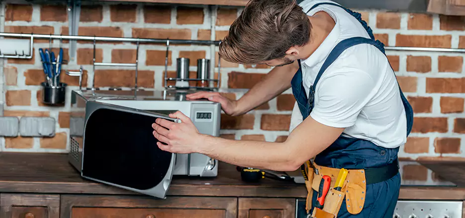 In-Home Microwave Repair in Bonita